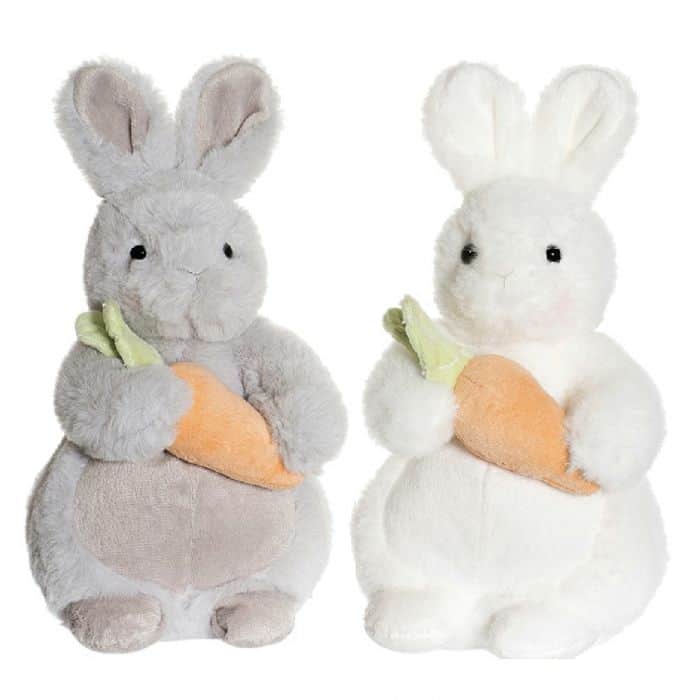 T2698-milla-with-carrot