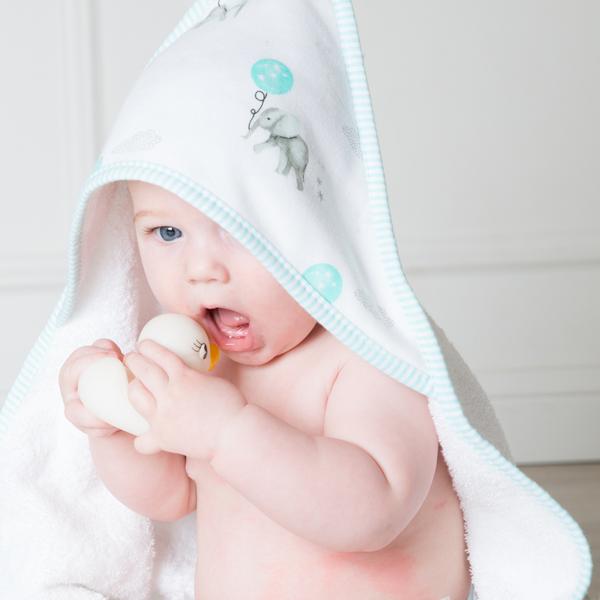 Baby-and-duck-elephant-towel-grande