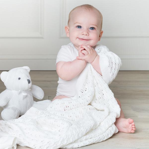 Baby-thomas-white-baby-shawl-grande
