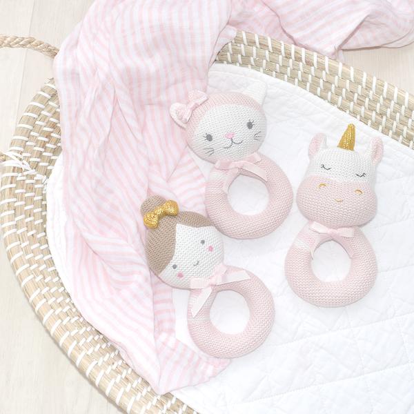 Knitted-rattles-pink-group-image-web-b398ea23-a99d-4db6-92f8-f670db69e414-grande