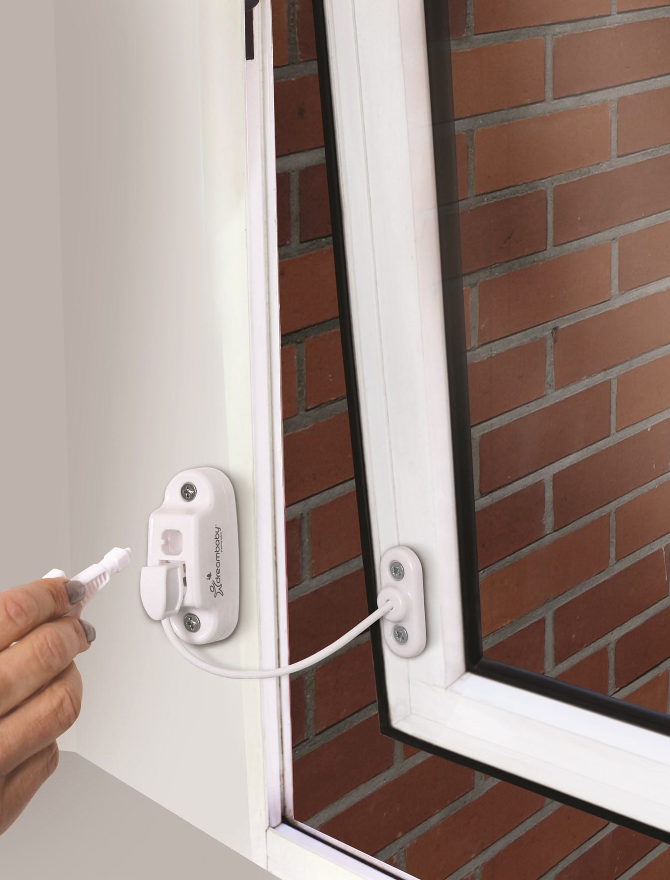 925-db-breezz-lock-window-open-2018-catalogue-1-